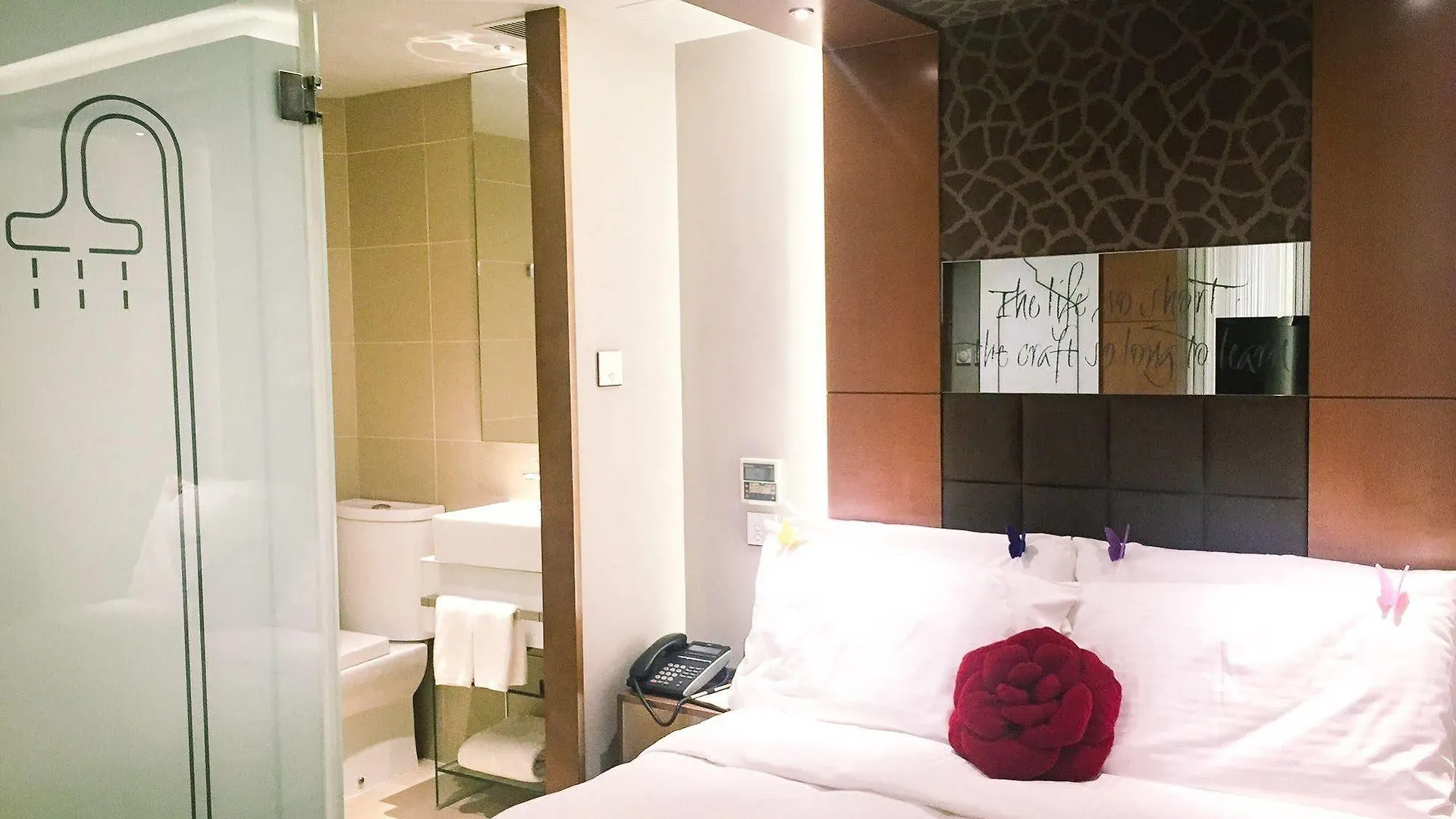 Butterfly On Victoria Boutique Hotel Causeway Bay  4*, Causeway Bay (Hong Kong)